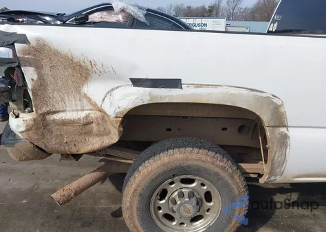 2004 Chevrolet Silverado 2500Hd Ls z USA, uszkodzony, nr VIN 1GCHC23U34F170733